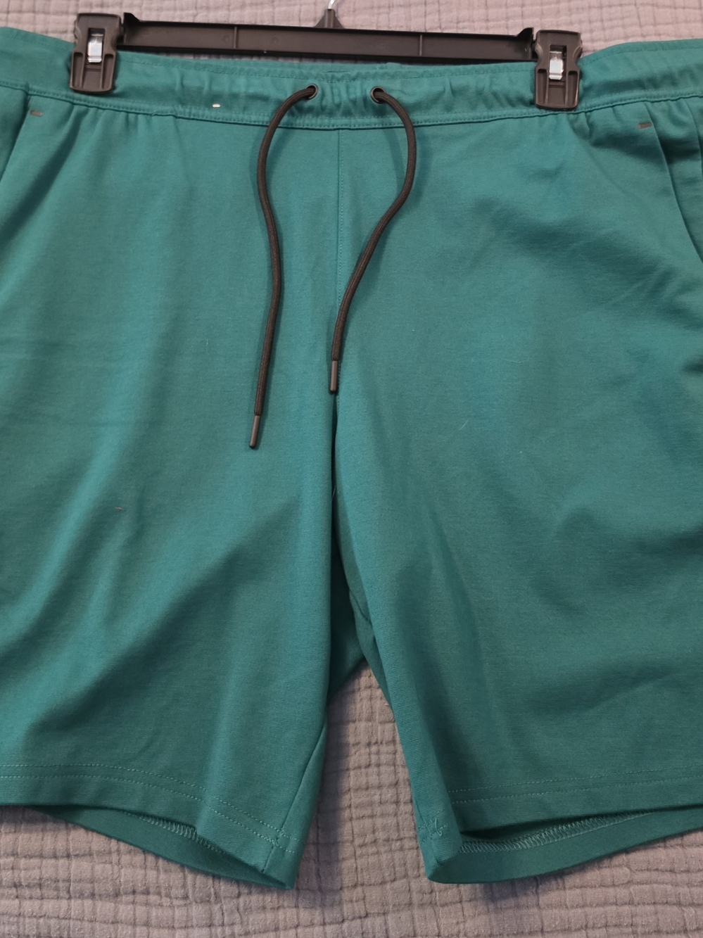 Men's Kelly Green Athletic Drawstring Shorts – Performance Fit